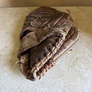 VTG Cambridge XF 88 Baseball Glove Major League Model Right Hand 11”
